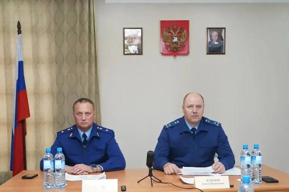 Заместитель начальника окружного управления Генпрокуратуры России Антон Климов провел прием жителей Республики Бурятия в селе Турунтаево Прибайкальского района