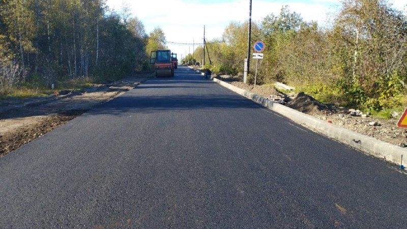 В Выдрино приступили к укладке асфальта на дороге к Байкалу