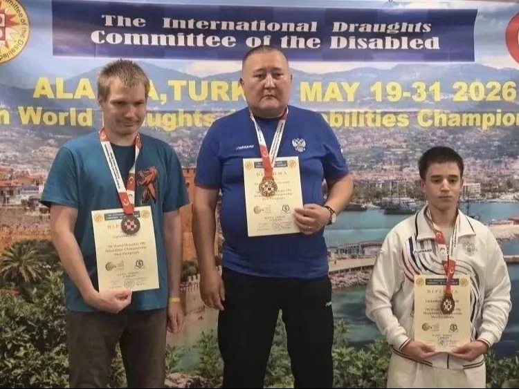 Александр Халтагаров стал чемпионом мира по шашкам